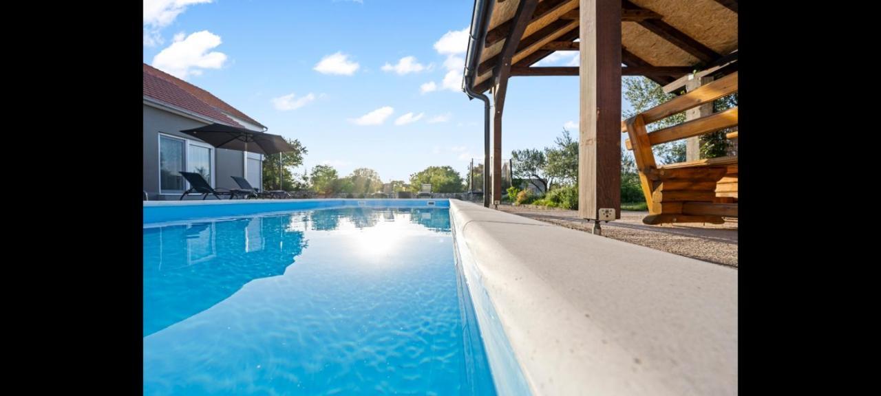 Olive Tree House With Jacuzzi, Wifi And 40M2 Pool Villa Siritovci Eksteriør billede