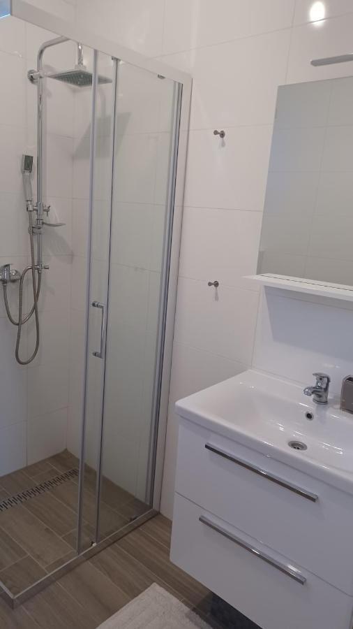 Olive Tree House With Jacuzzi, Wifi And 40M2 Pool Villa Siritovci Eksteriør billede