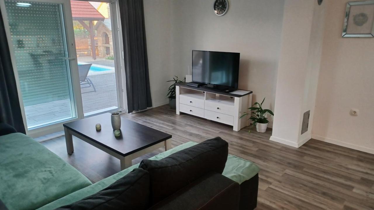 Olive Tree House With Jacuzzi, Wifi And 40M2 Pool Villa Siritovci Eksteriør billede