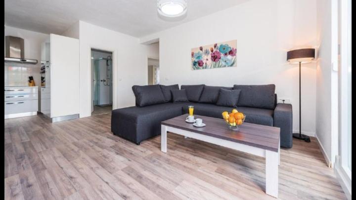 Olive Tree House With Jacuzzi, Wifi And 40M2 Pool Villa Siritovci Eksteriør billede