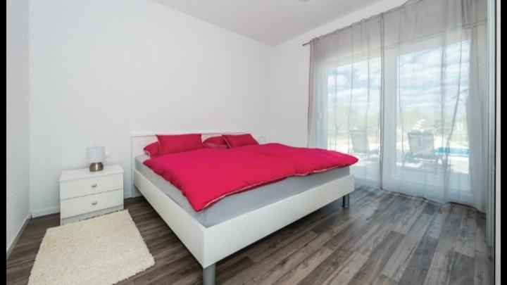 Olive Tree House With Jacuzzi, Wifi And 40M2 Pool Villa Siritovci Eksteriør billede