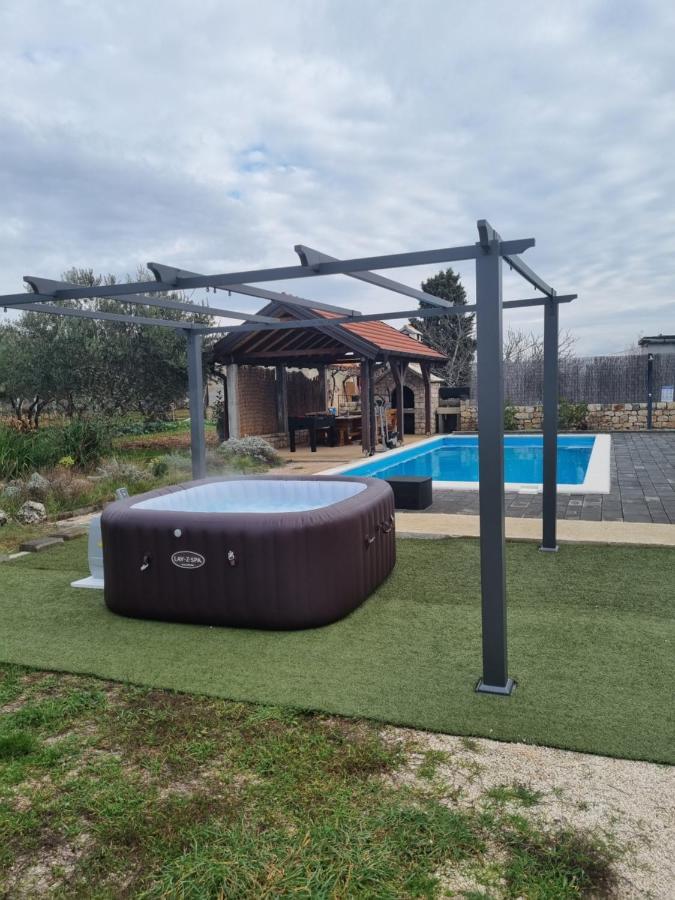 Olive Tree House With Jacuzzi, Wifi And 40M2 Pool Villa Siritovci Eksteriør billede