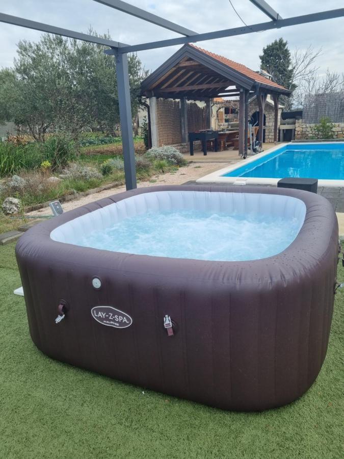 Olive Tree House With Jacuzzi, Wifi And 40M2 Pool Villa Siritovci Eksteriør billede